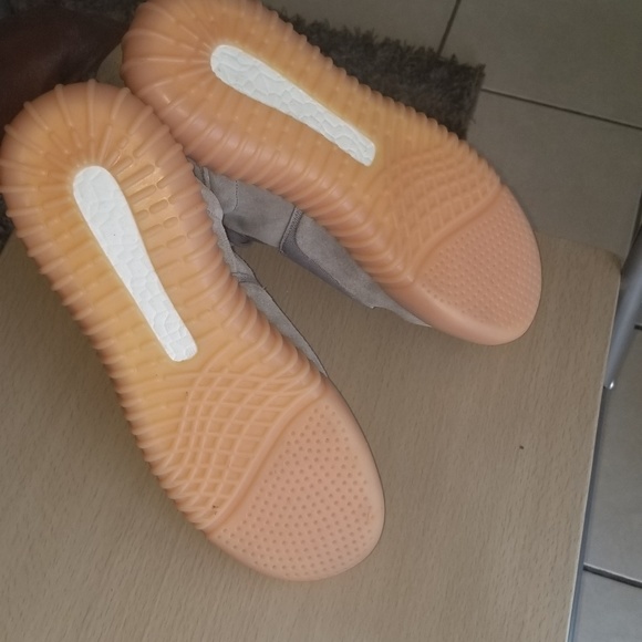 Adidas Yeezy Boost 750 " Grey Gum" Men Sneakers - Picture 5 of 8